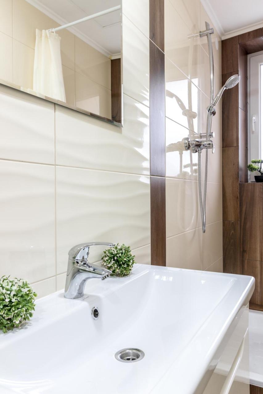 City Center Vip Studio Apartment Lviv Ngoại thất bức ảnh